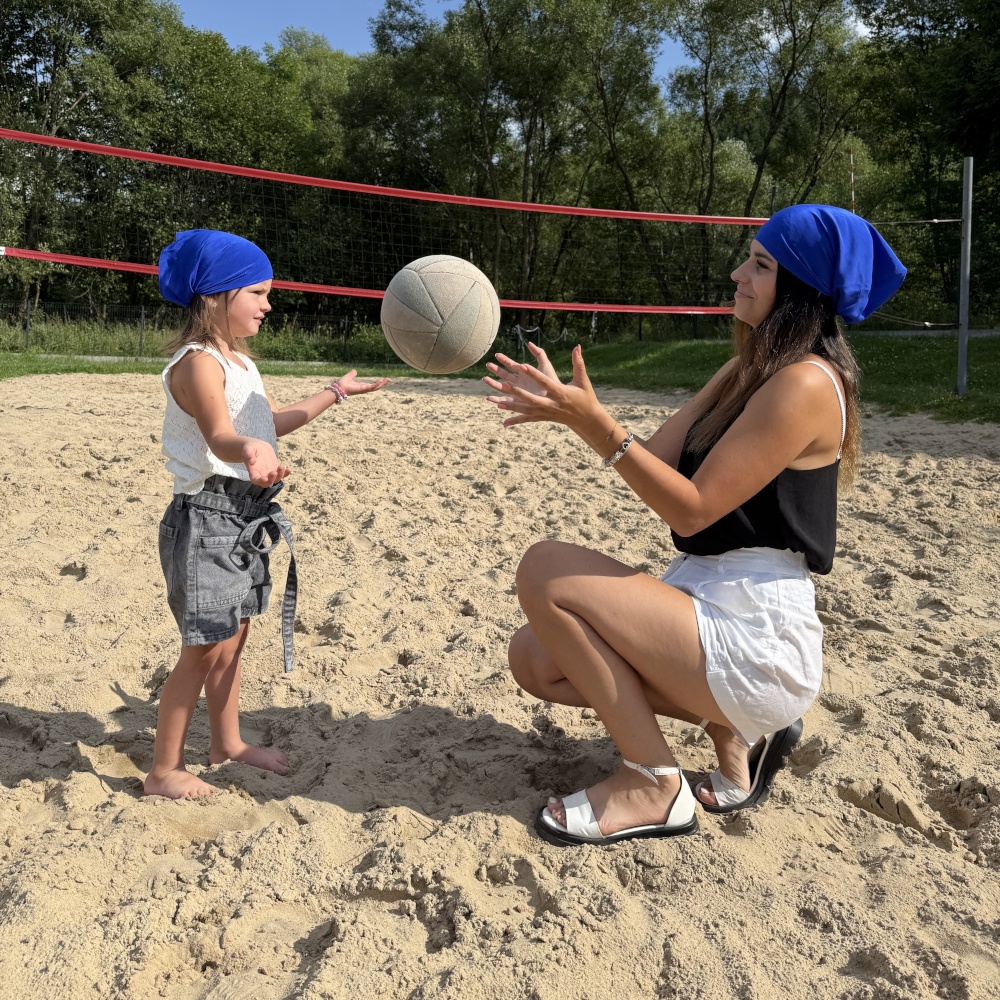 CHJ-020 Jedwabna chustka na głowę z gumką w kolorze kobaltowym